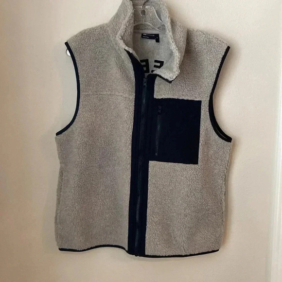 NWOT ASOS Weekend Collective borg nylon zip through vest in grey w/ embroidery - Picture 3 of 10